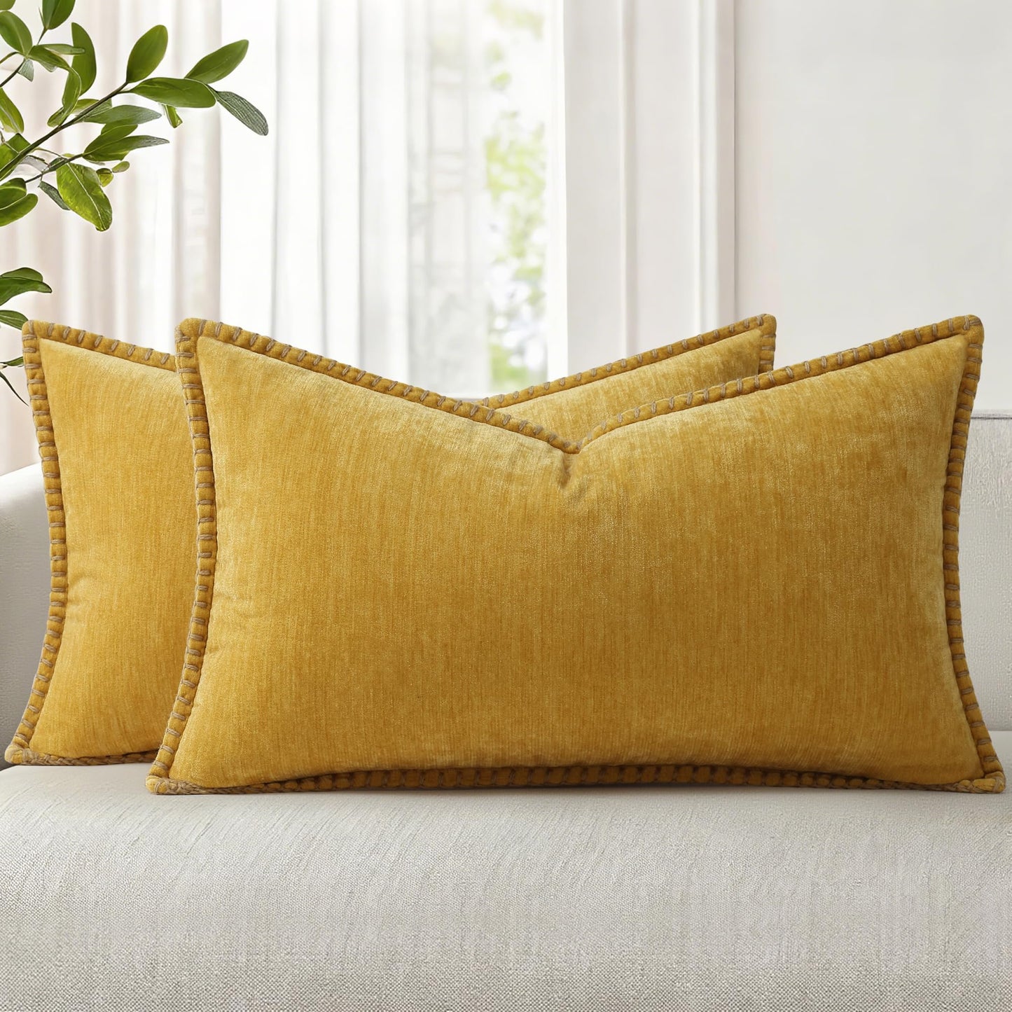 decorUhome Chenille Soft Cozy Throw Pillow Covers 18x18 Set of 2, Modern Farmhouse Boho Velvet Decorative Pillow Cases with Stitched Edge for Couch Sofa Bed Home Decor, Forest Green