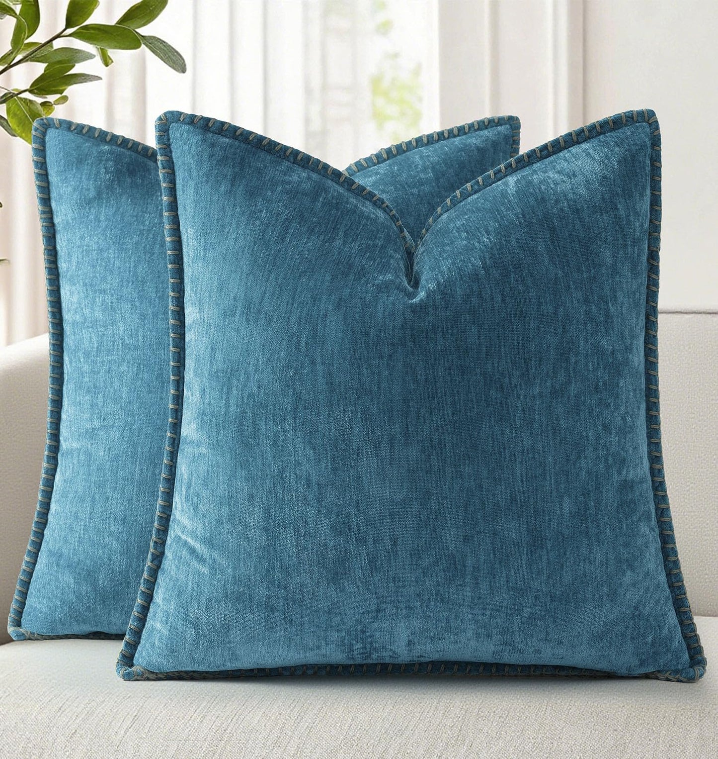 decorUhome Chenille Soft Cozy Throw Pillow Covers 18x18 Set of 2, Modern Farmhouse Boho Velvet Decorative Pillow Cases with Stitched Edge for Couch Sofa Bed Home Decor, Forest Green
