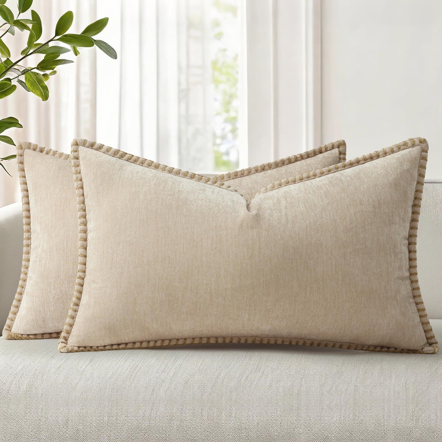 decorUhome Chenille Soft Cozy Throw Pillow Covers 18x18 Set of 2, Modern Farmhouse Boho Velvet Decorative Pillow Cases with Stitched Edge for Couch Sofa Bed Home Decor, Forest Green