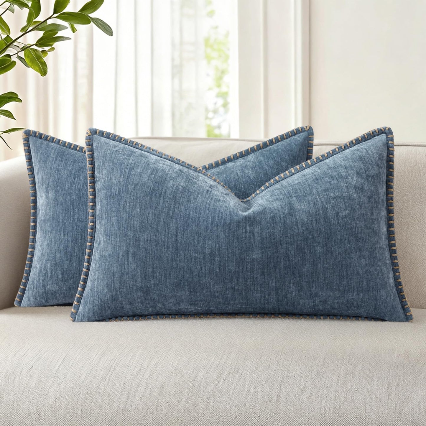 decorUhome Chenille Soft Cozy Throw Pillow Covers 18x18 Set of 2, Modern Farmhouse Boho Velvet Decorative Pillow Cases with Stitched Edge for Couch Sofa Bed Home Decor, Forest Green