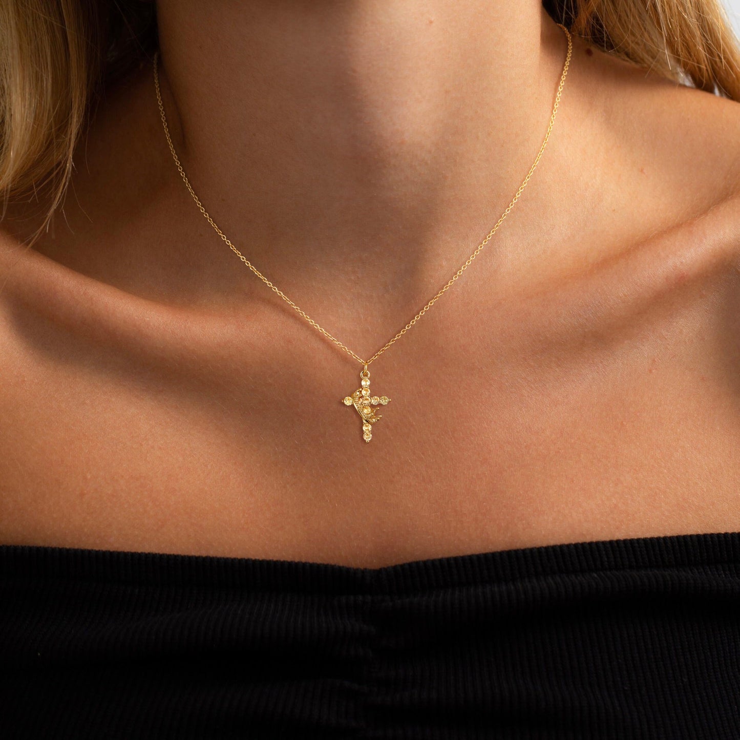 Robaice Cross Necklace for Women, 14K Gold Plated Crown Cross Pendant Necklace, Non-Tarnish Faith Jewelry for Women, Christian Religious Gifts