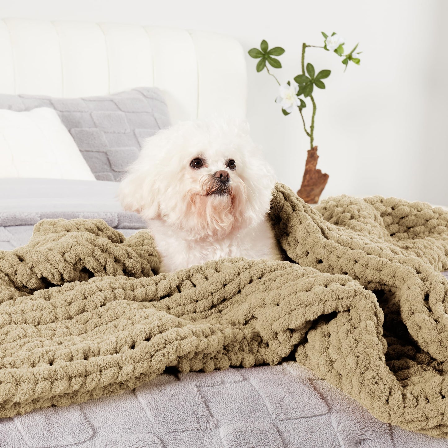 Amélie Home Chunky Knit Throw Blanket for Couch, Soft Chenille Handmade Crochet Throw Rope Knot Blanket for Couch, 50"x60", Space-Dyed Blue Striped
