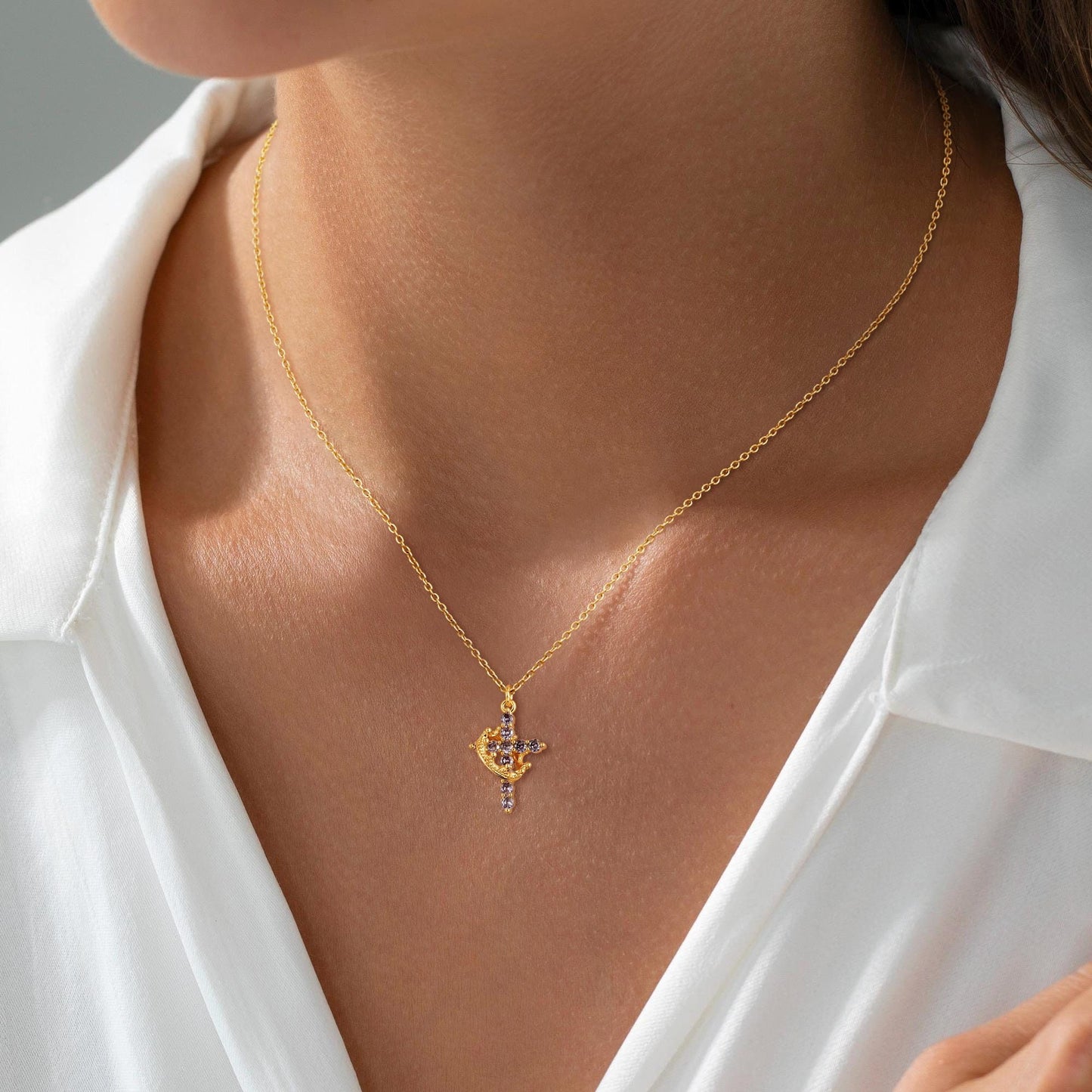 Robaice Cross Necklace for Women, 14K Gold Plated Crown Cross Pendant Necklace, Non-Tarnish Faith Jewelry for Women, Christian Religious Gifts