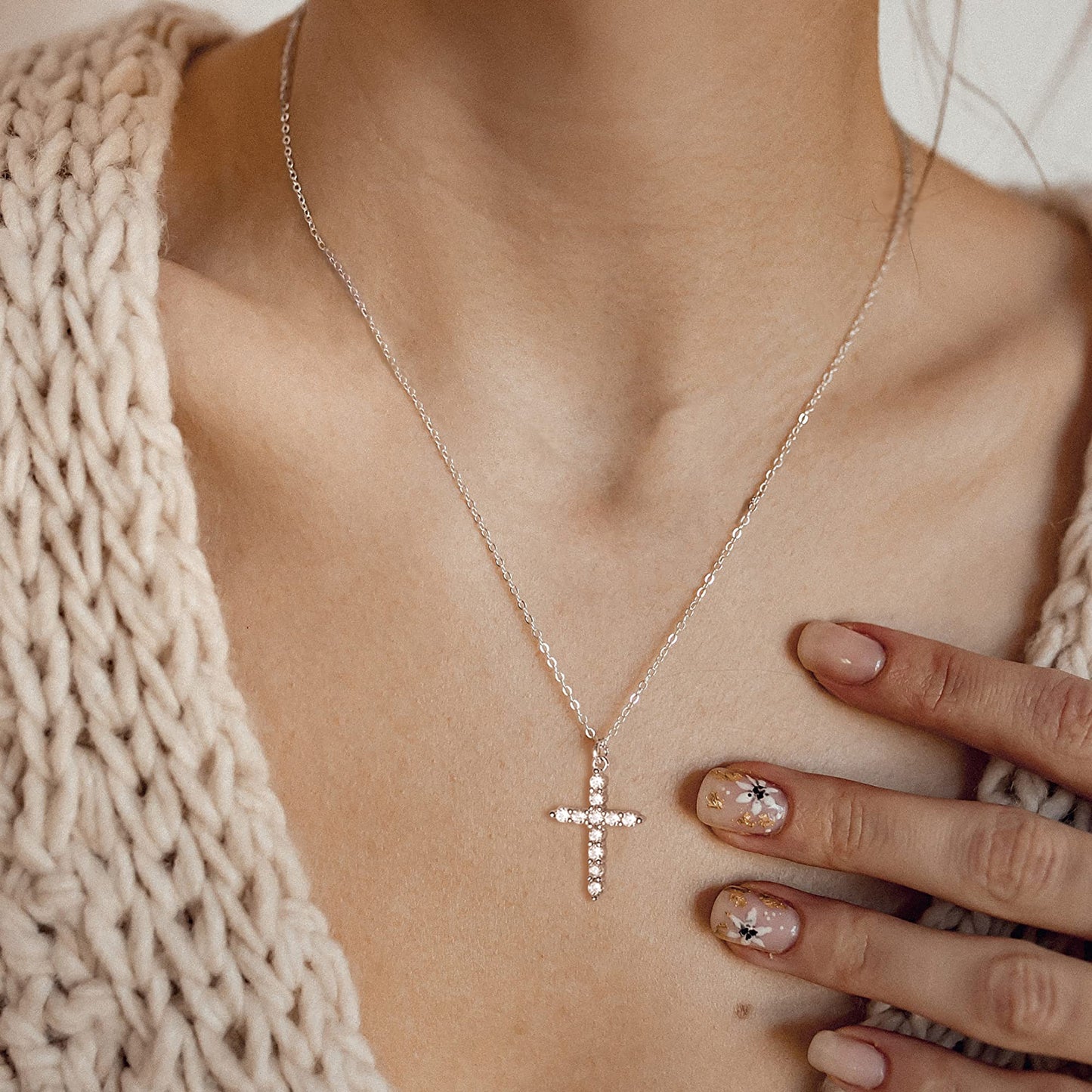 Robaice Cross Necklace for Women, 14K Gold Plated Crown Cross Pendant Necklace, Non-Tarnish Faith Jewelry for Women, Christian Religious Gifts