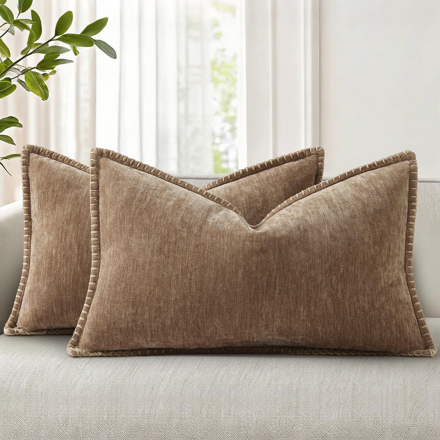 decorUhome Chenille Soft Cozy Throw Pillow Covers 18x18 Set of 2, Modern Farmhouse Boho Velvet Decorative Pillow Cases with Stitched Edge for Couch Sofa Bed Home Decor, Forest Green