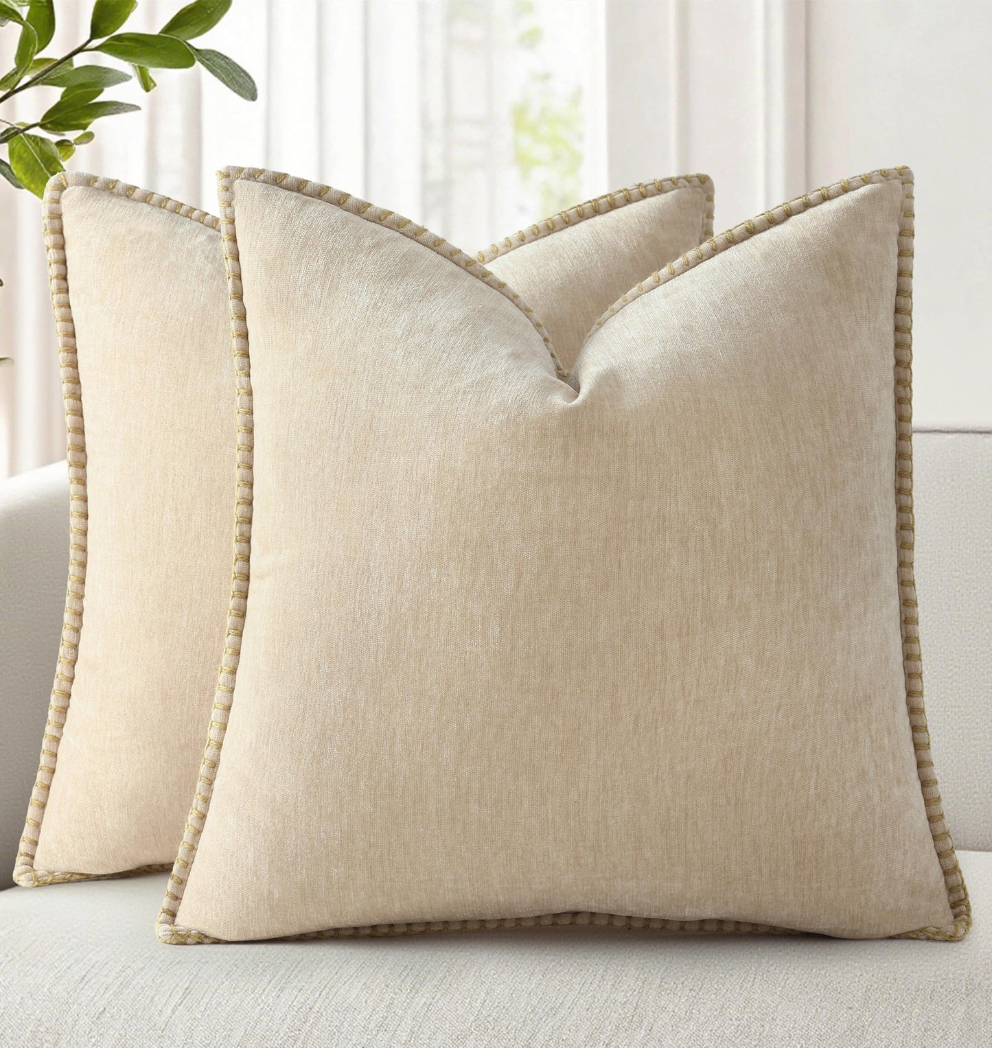 decorUhome Chenille Soft Cozy Throw Pillow Covers 18x18 Set of 2, Modern Farmhouse Boho Velvet Decorative Pillow Cases with Stitched Edge for Couch Sofa Bed Home Decor, Forest Green