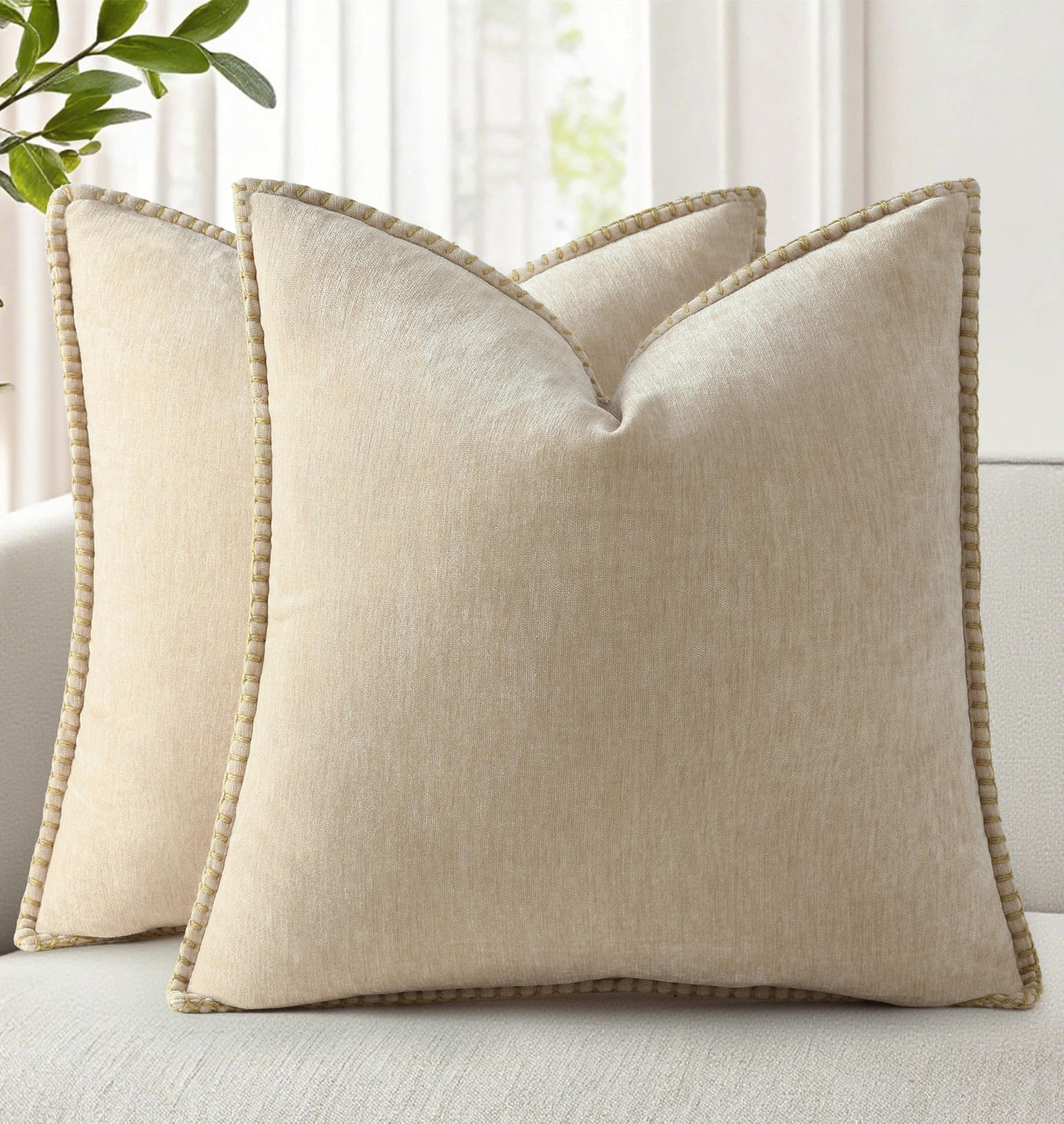 decorUhome Chenille Soft Cozy Throw Pillow Covers 18x18 Set of 2, Modern Farmhouse Boho Velvet Decorative Pillow Cases with Stitched Edge for Couch Sofa Bed Home Decor, Forest Green