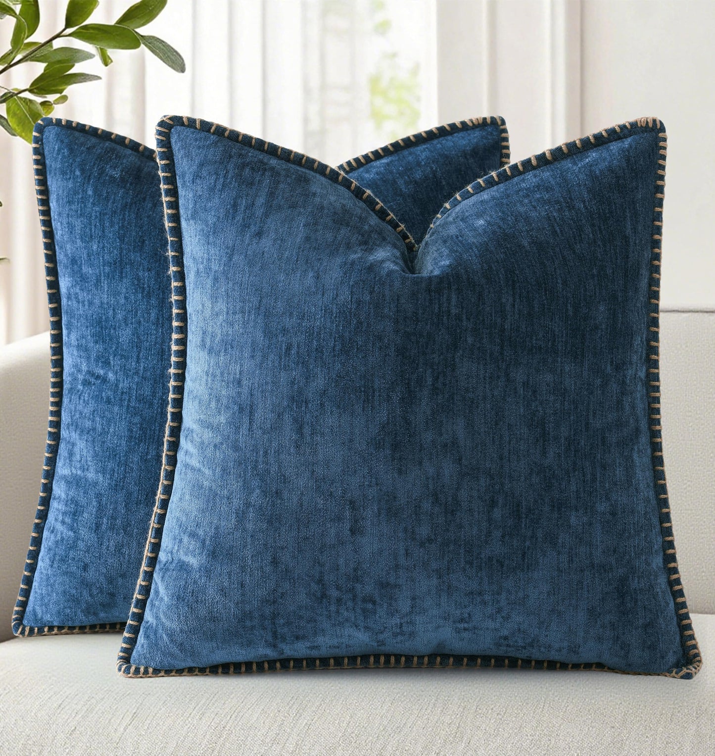 decorUhome Chenille Soft Cozy Throw Pillow Covers 18x18 Set of 2, Modern Farmhouse Boho Velvet Decorative Pillow Cases with Stitched Edge for Couch Sofa Bed Home Decor, Forest Green